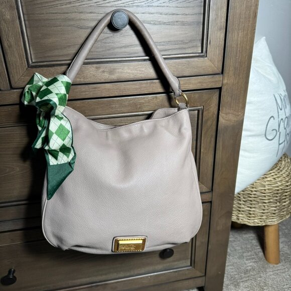 Marc by Marc Jacobs Q Hillier Pebbled Leather Hobo – Taupe - Picture 9 of 13